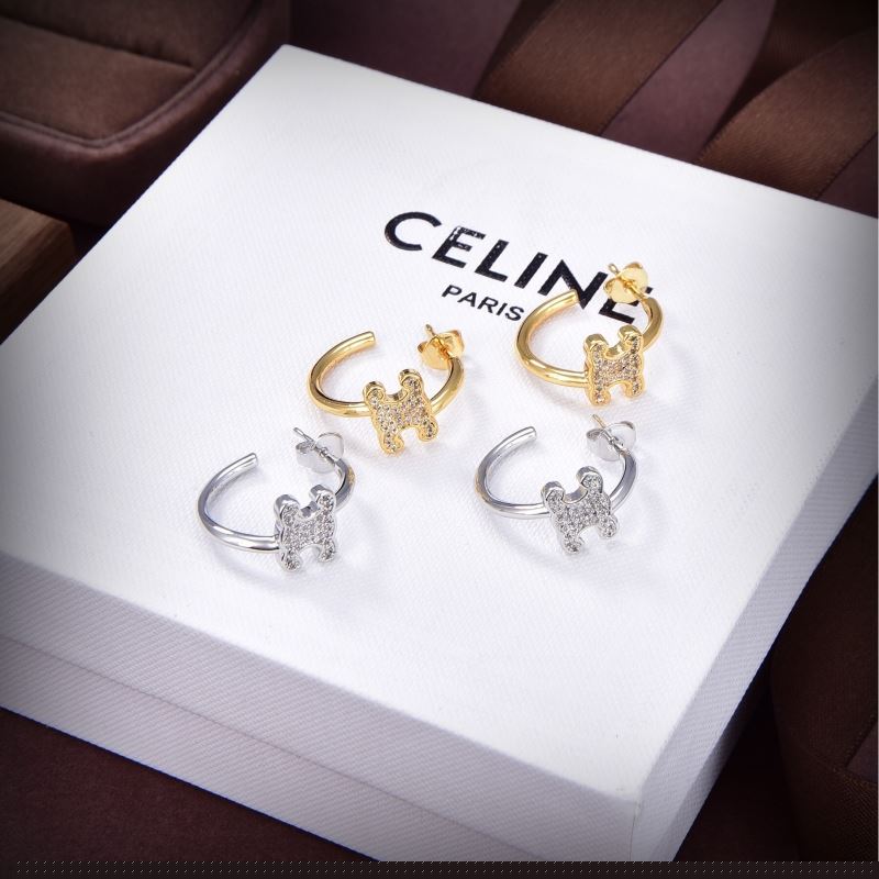 Ce**e necklaces